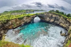 10 Destinasi Wisata Nusa Penida yang Terkenal